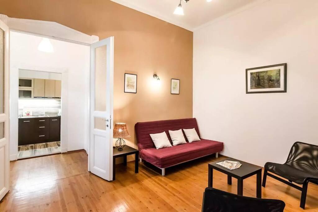 Quiet Apartment Just 10 Minutes From The Center Budapest Bagian luar foto